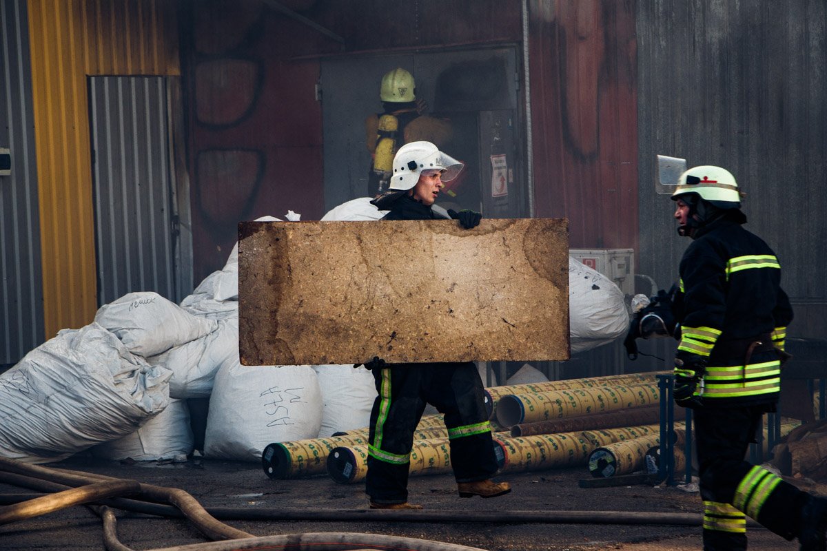 Пресс-секретарь ГСЧС Александр Макушенко поделился, что на складах хранились абсолютно разные вещи Пресс-секретарь ГСЧС Александр Макушенко поделился, что на складах хранились абсолютно разные вещи