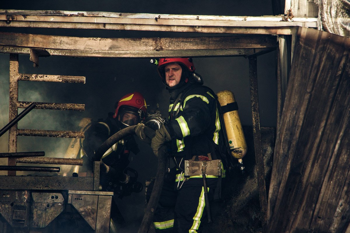 В 12:32 объявили о локализации пожара В 12:32 объявили о локализации пожара