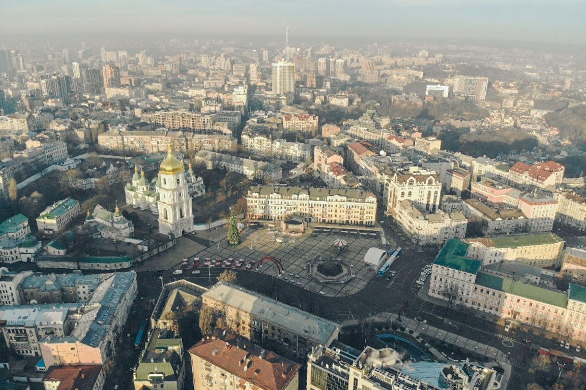 Совсем скоро праздник заглянет не только на Софийскую площадь, но и окутает весь Киев
