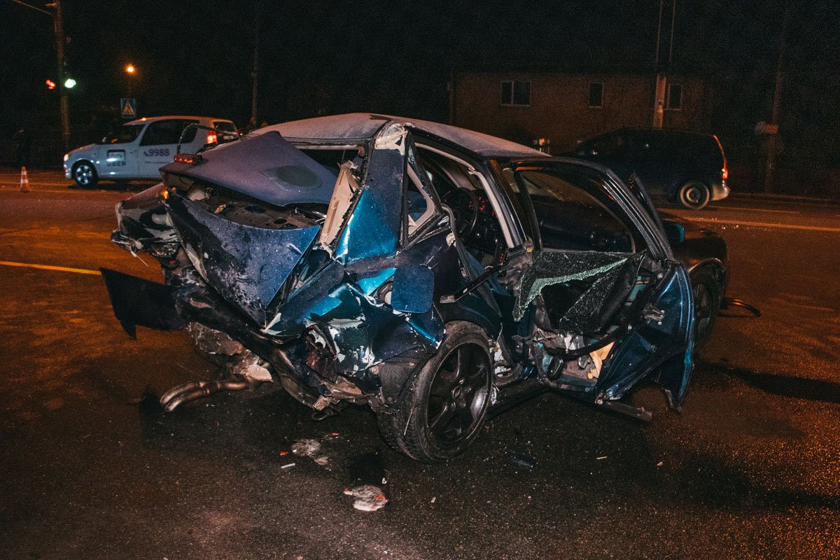 Водитель и пассажирка Audi в тяжелом состоянии госпитализированы 