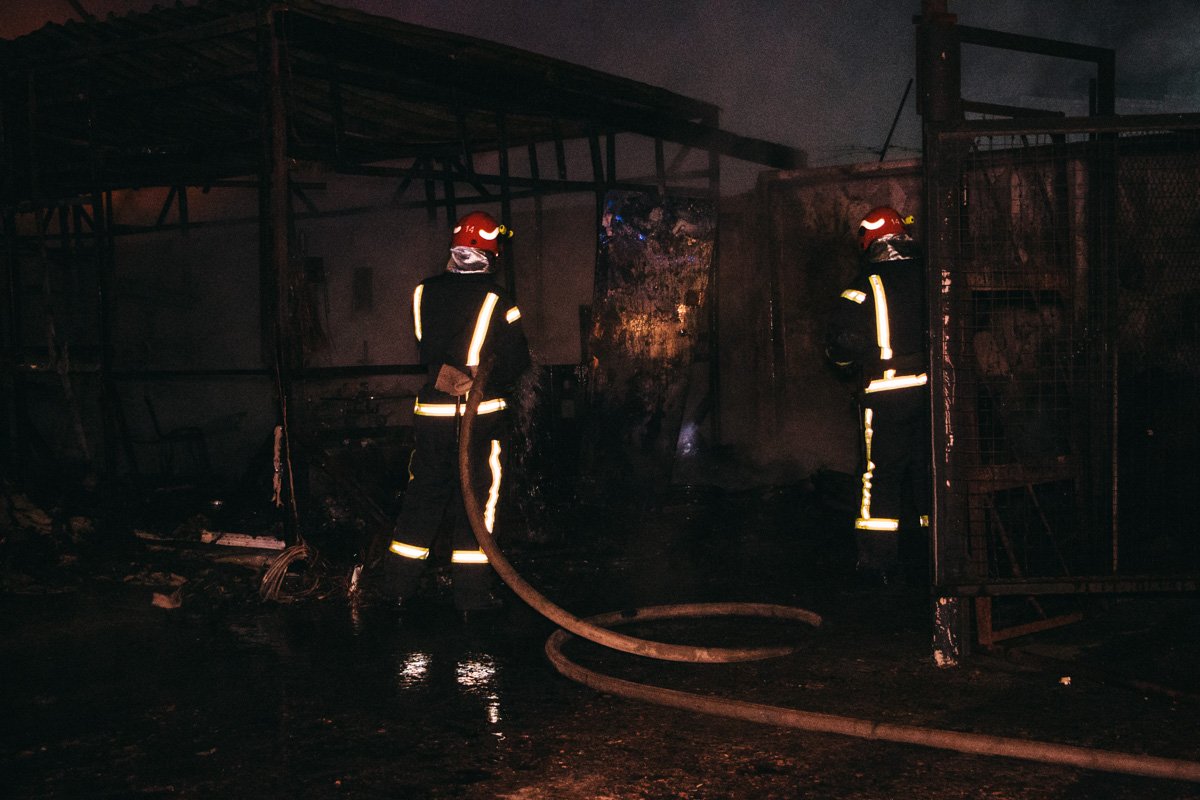 Причины пожара устанавливаются 