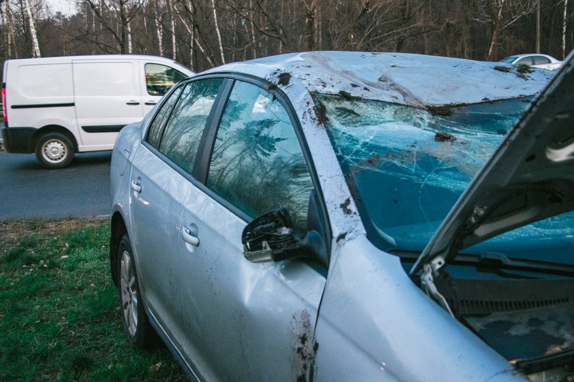 Больше всего досталось машине