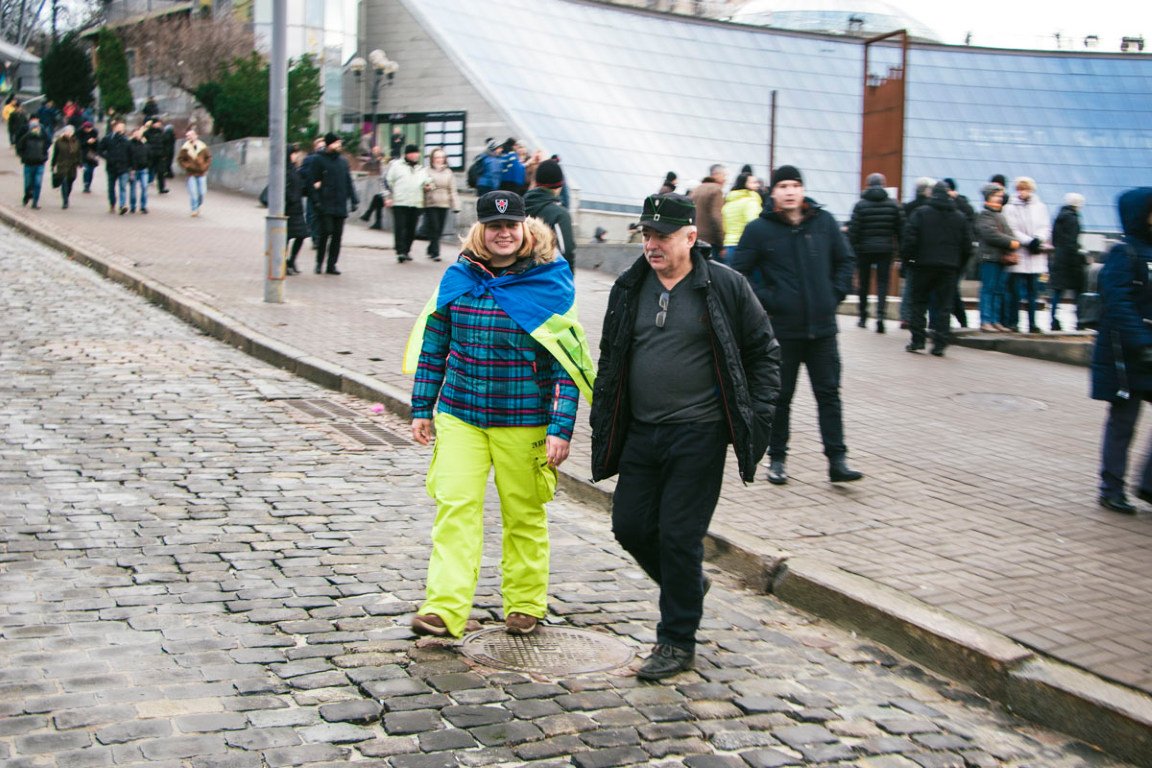 Активисты пришли с элементами национальной символики