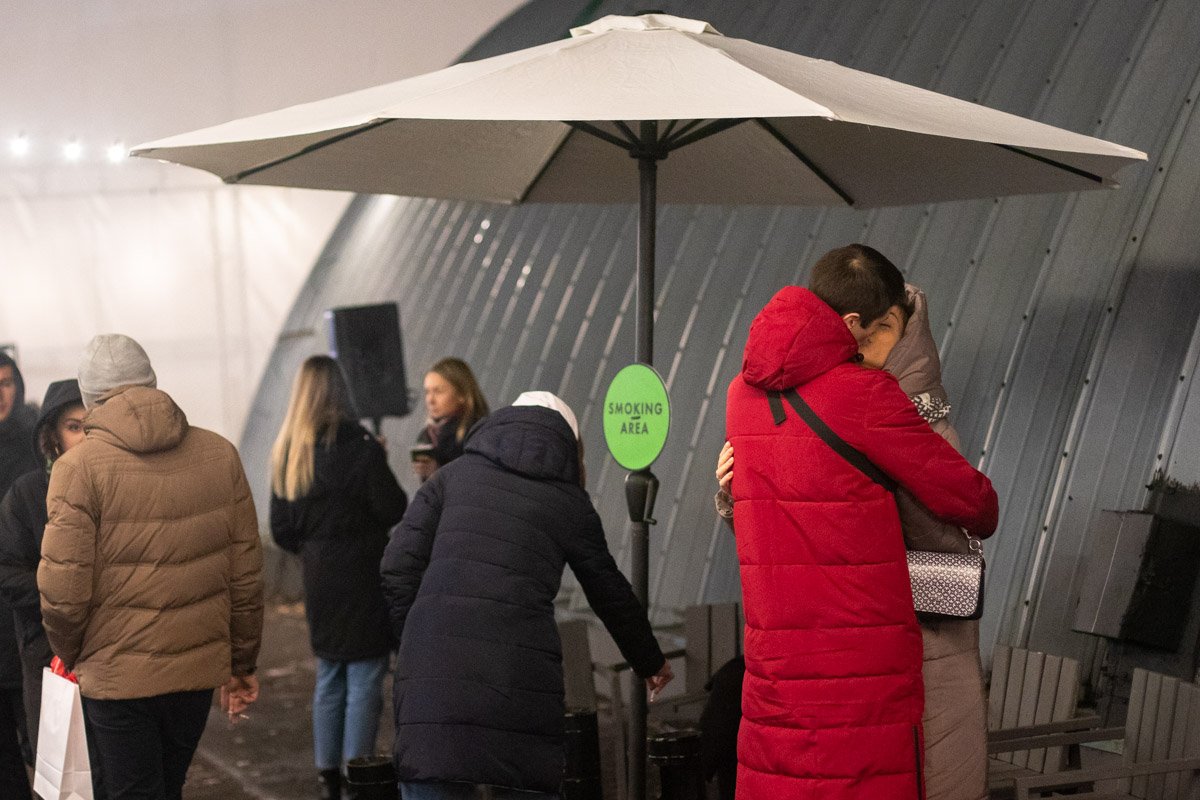 А сразу за углом - любовь. Хотя нет, любовь везде!