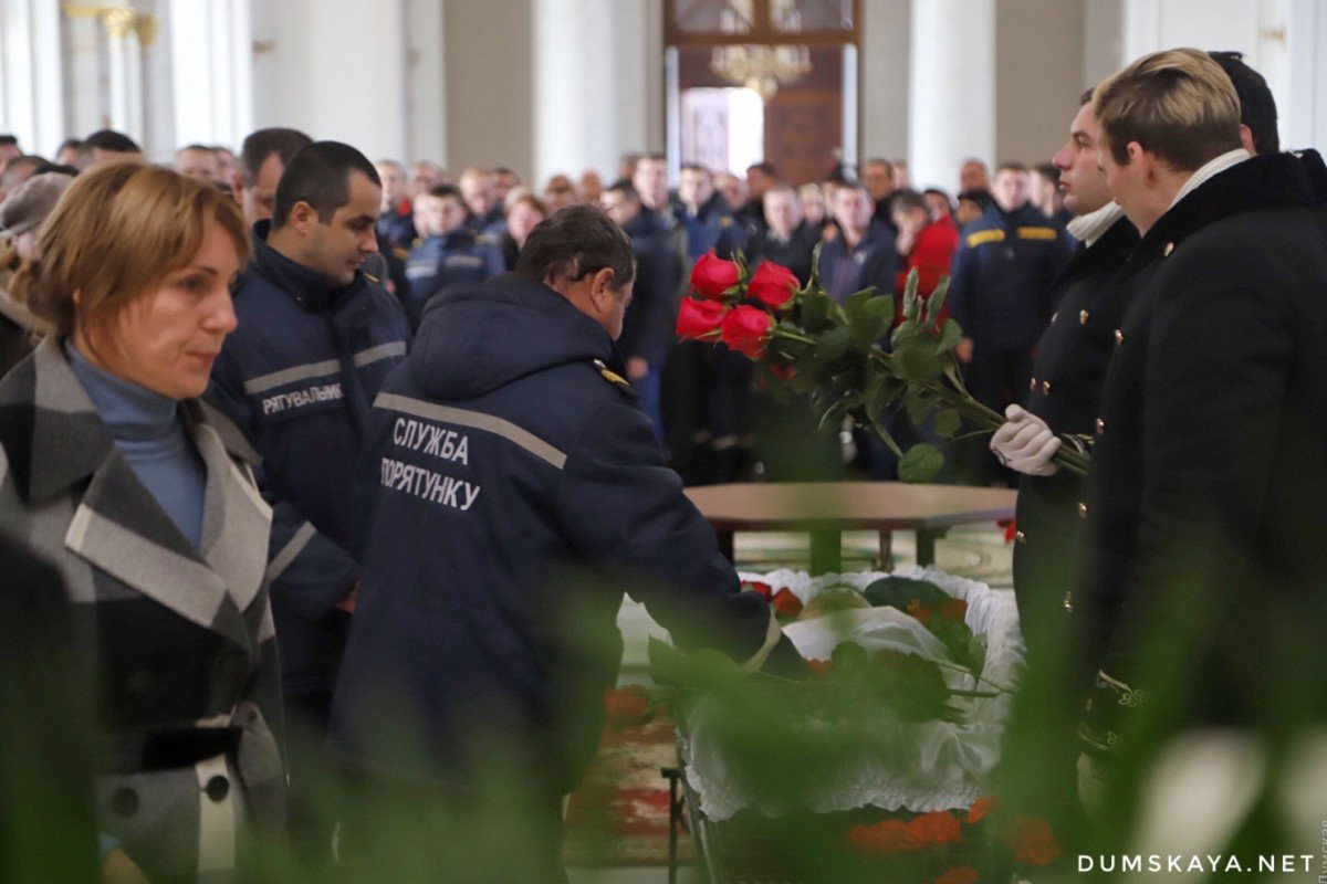В Одессе попрощались с погибшим спасателем В Одессе попрощались с погибшим спасателем
