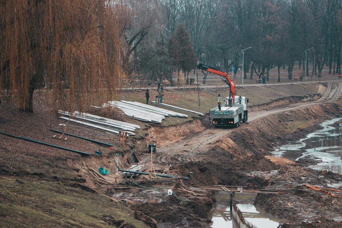 Рабочие нашли снаряд 