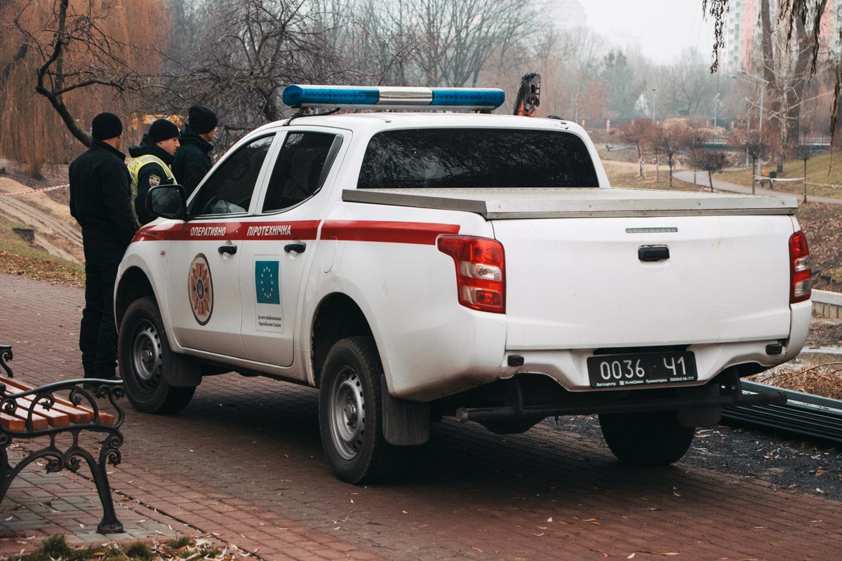 На место прибыли взрывотехники 