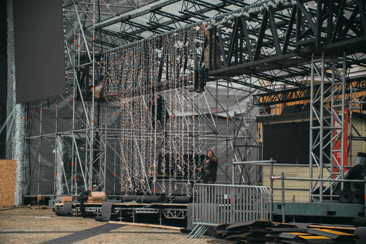 Но уже 19 декабря Софийская площадь засияет тысячами огней Но уже 19 декабря Софийская площадь засияет тысячами огней