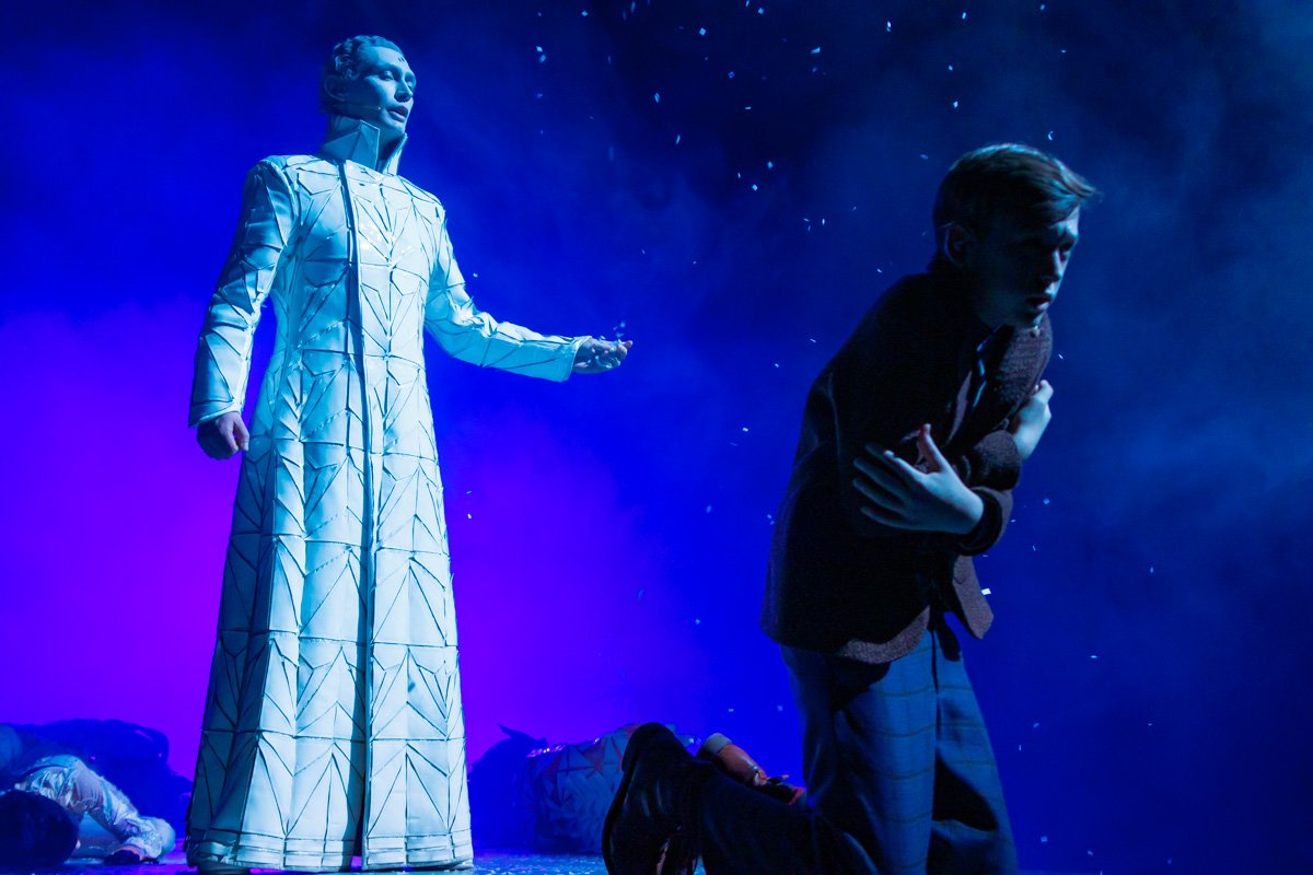 Актерская игра шикарная Актерская игра шикарная