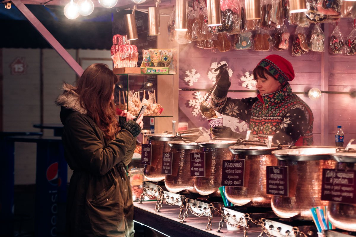 Да, мы не удержались и взяли себе вкусный облепиховый глинтвейн