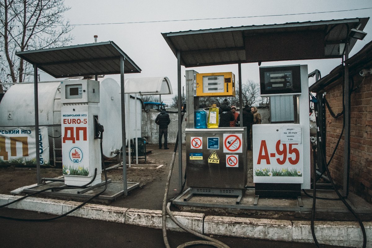 В Борисполе пытаются закрыть АЗС без документов и разрешений 