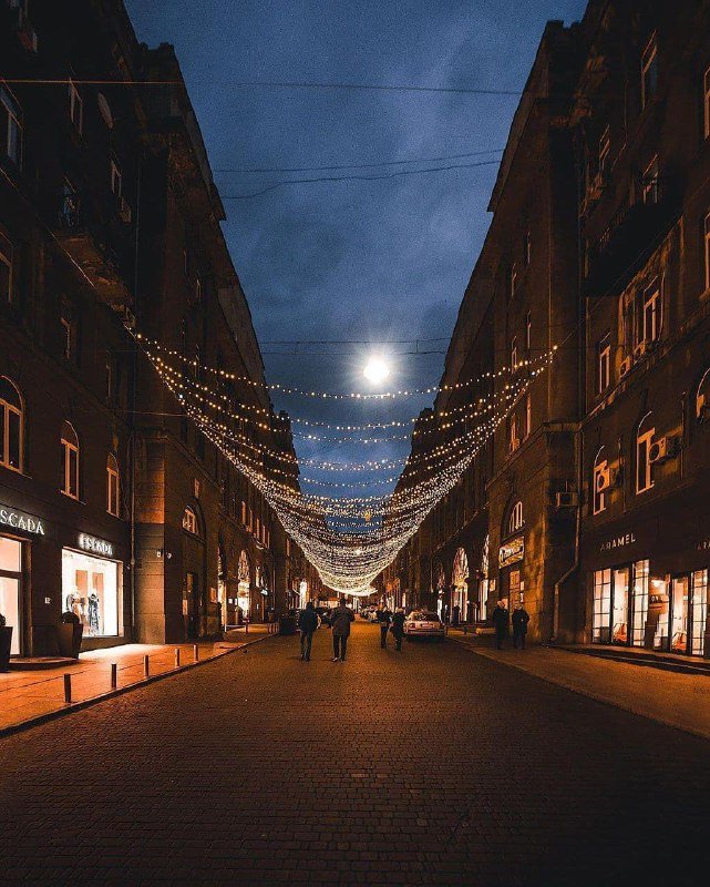 Столько огней. Фото @ihor.goncharenko