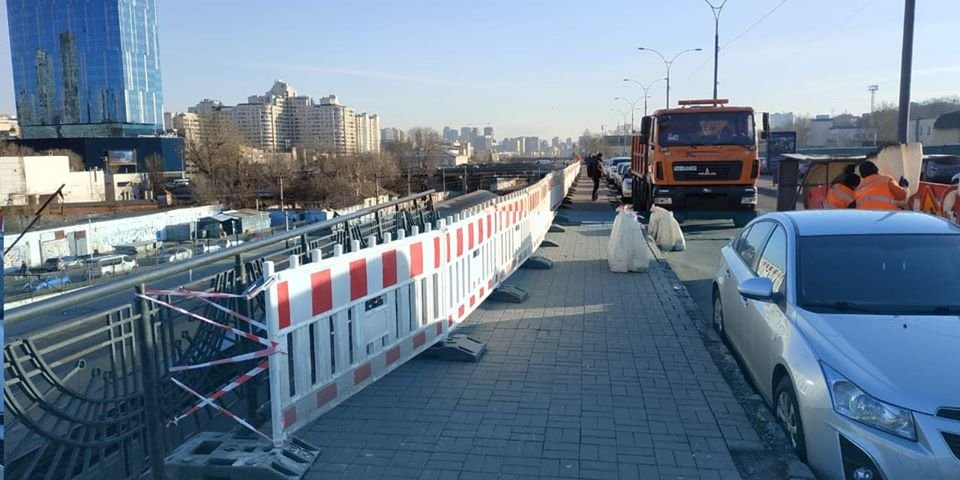 Пешеходов просят обходить аварийный участок, пока последствия полностью не ликвидировали