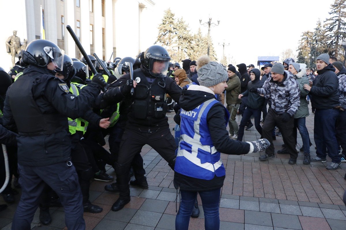 А палатки демонтировали А палатки демонтировали