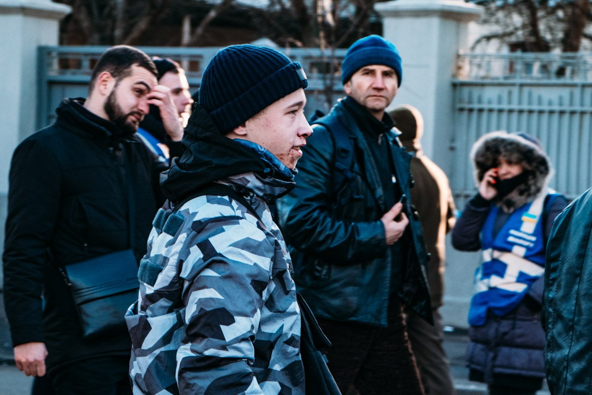 Пострадали 17 полицейских и двое гражданских Пострадали 17 полицейских и двое гражданских