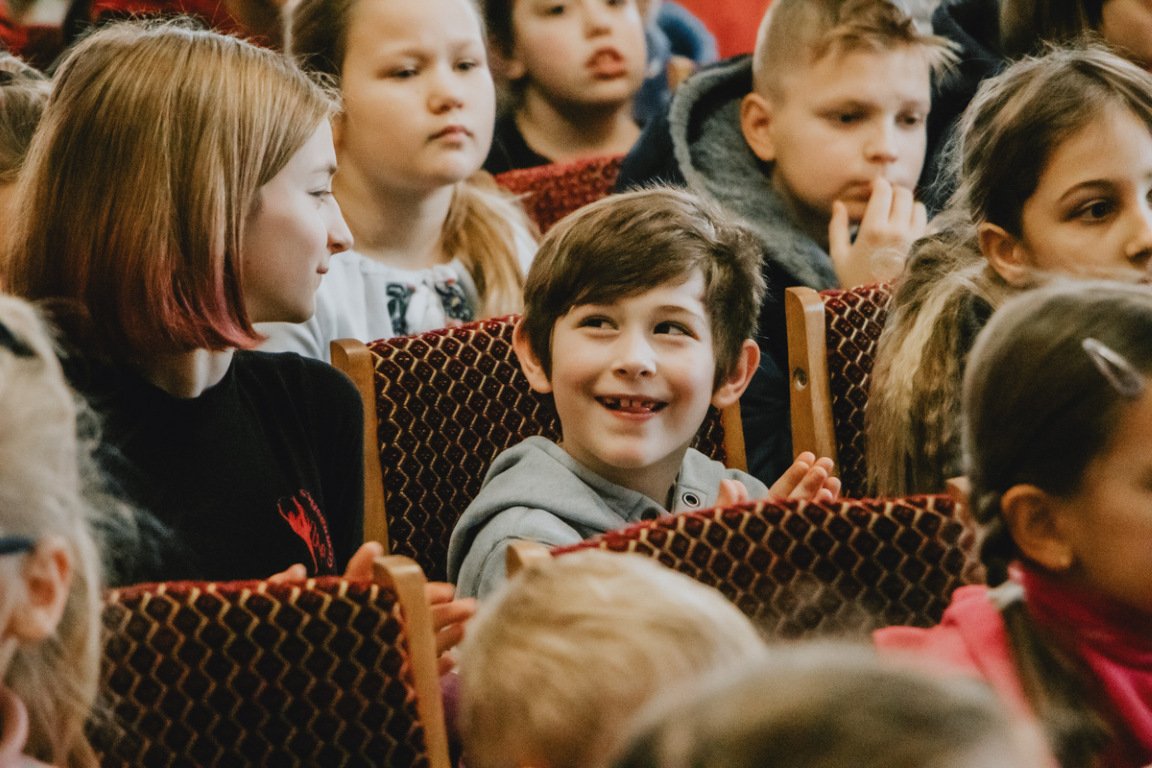 Всего поздравили около 700 детей Всего поздравили около 700 детей