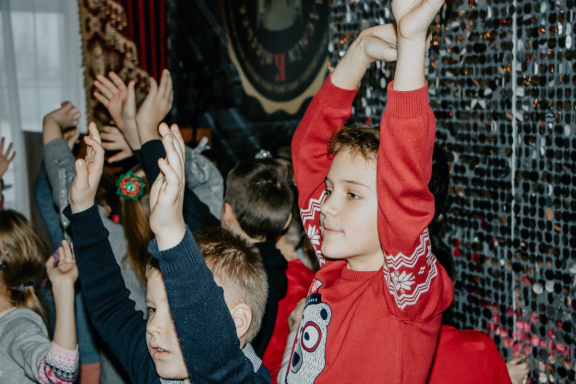 Дети активно участвовали в шоу-программе и танцевали Дети активно участвовали в шоу-программе и танцевали