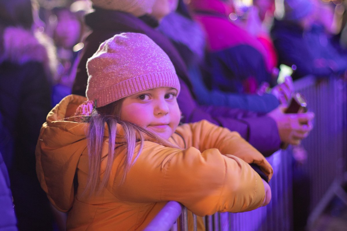 А кто-то слушал выступления оркестра со сцены