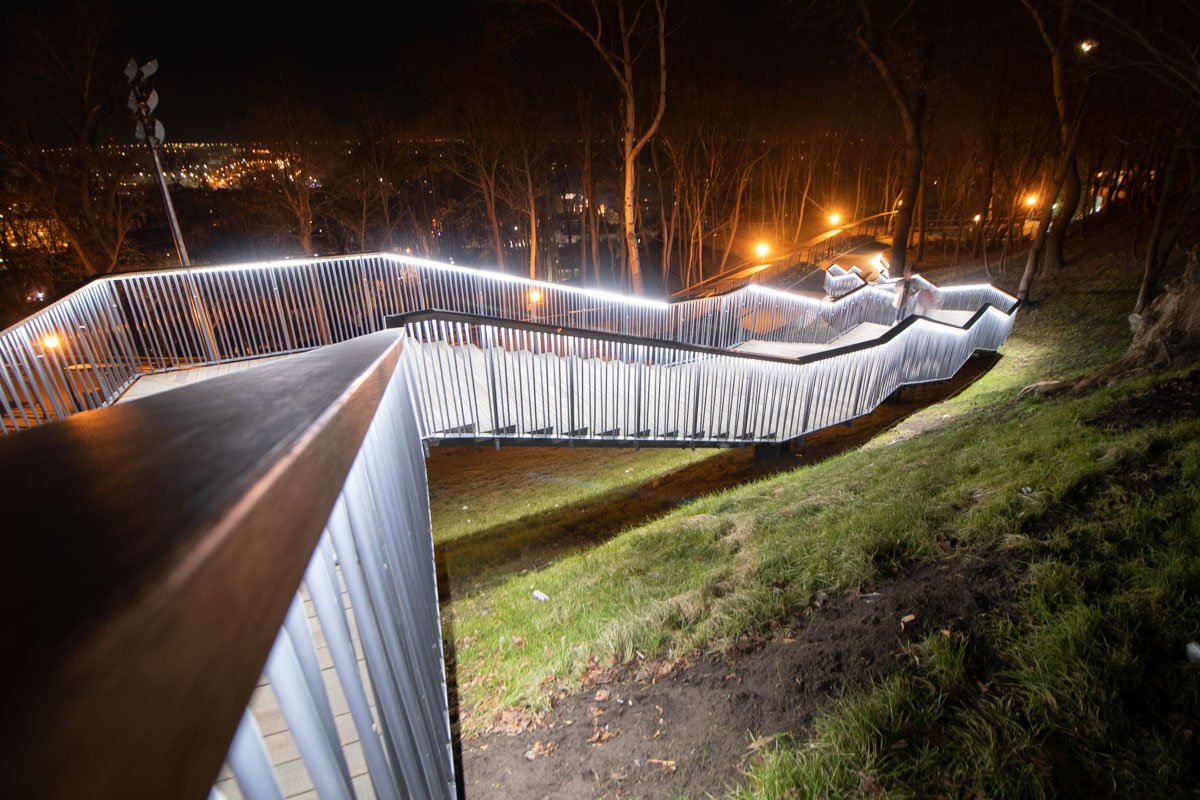 Он такой волшебный, таинственный, а главное, непривычно тихий