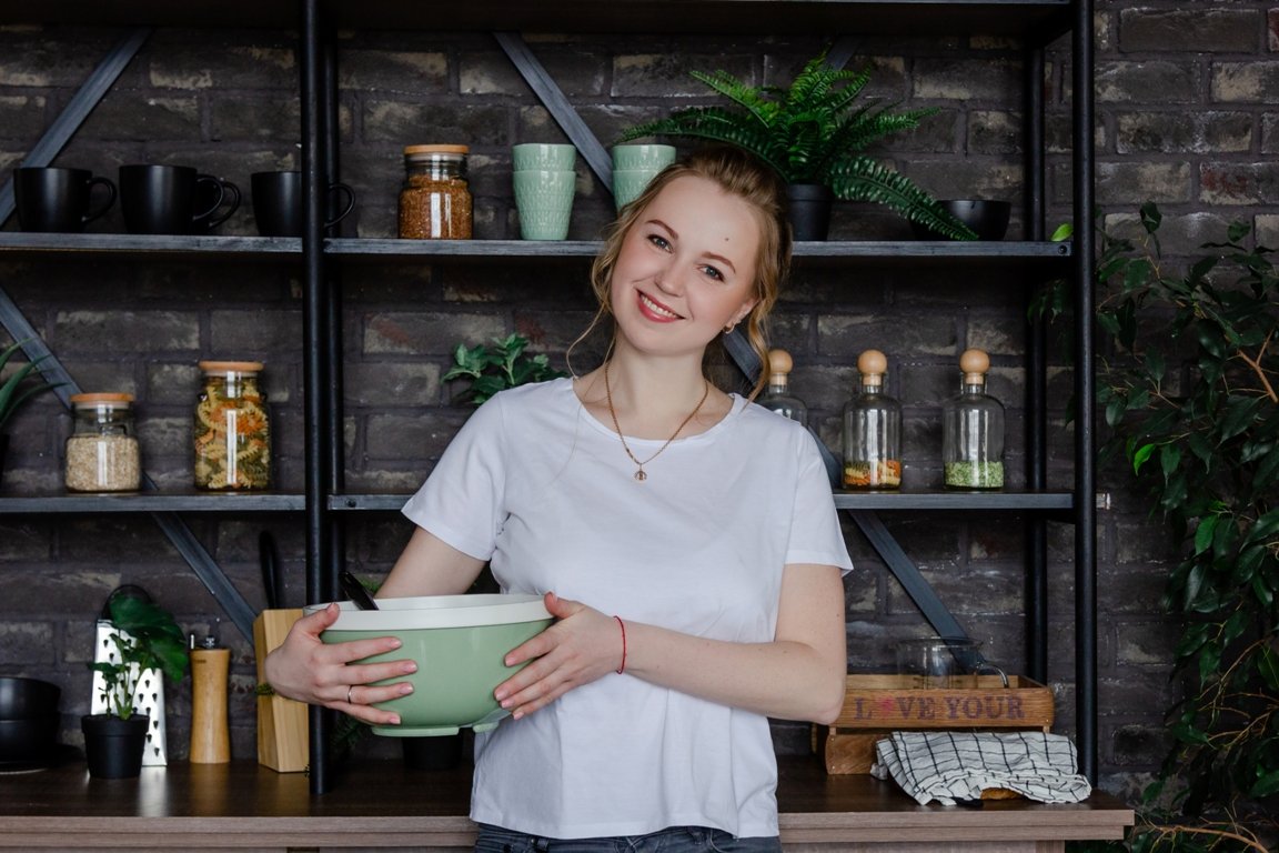 Даша уже начала тестировать новогодние закуски и делится с нами проверенными рецептами 