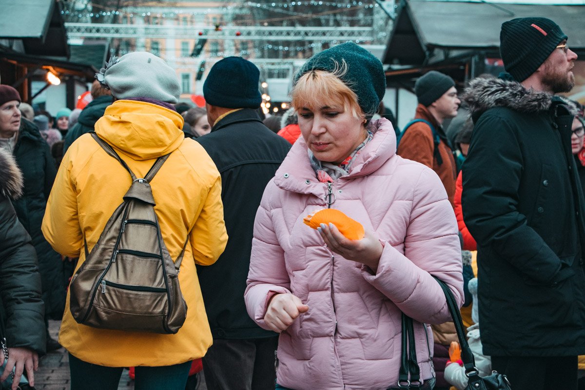 В парке Шевченко собрались много любителей эклеров :) В парке Шевченко собрались много любителей эклеров :)
