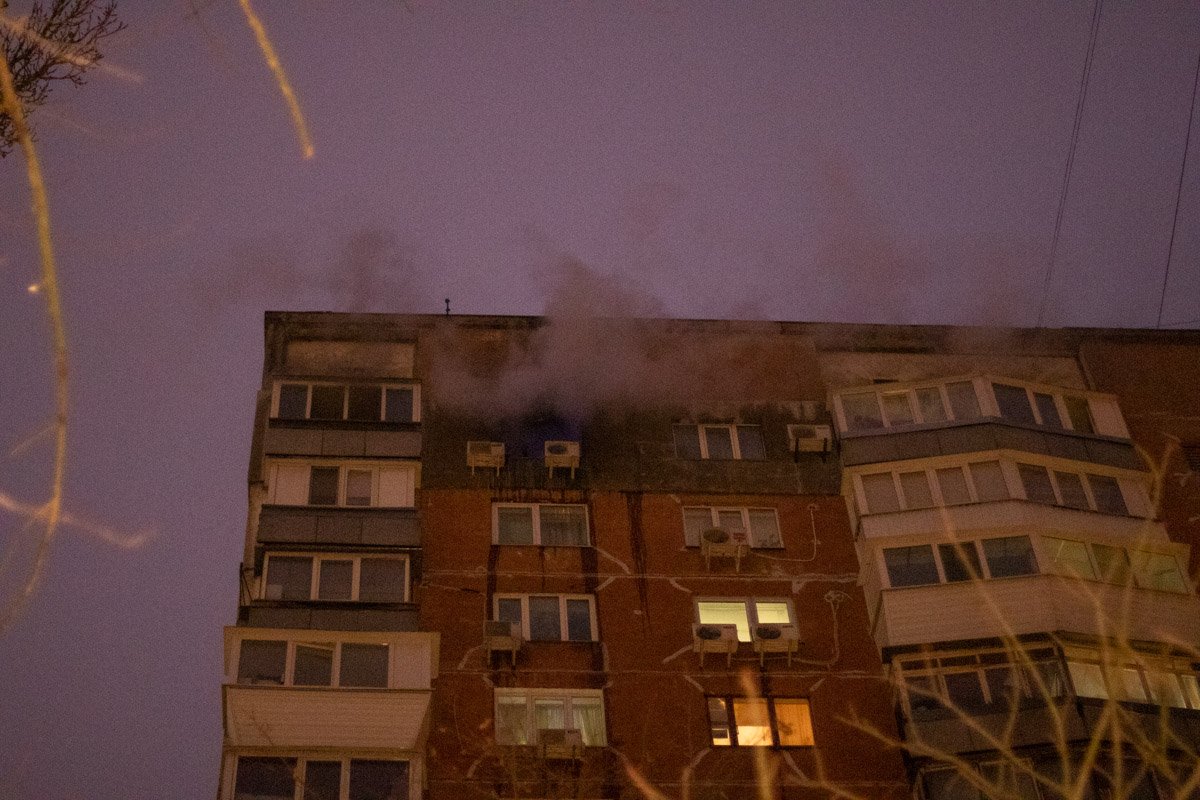 Ранним утром 22 декабря в Киеве по адресу проспект Правды, 76 произошел пожар