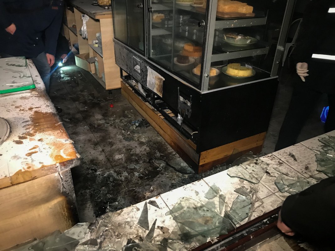 На Порика огонь успел разгореться, но его быстро потушили