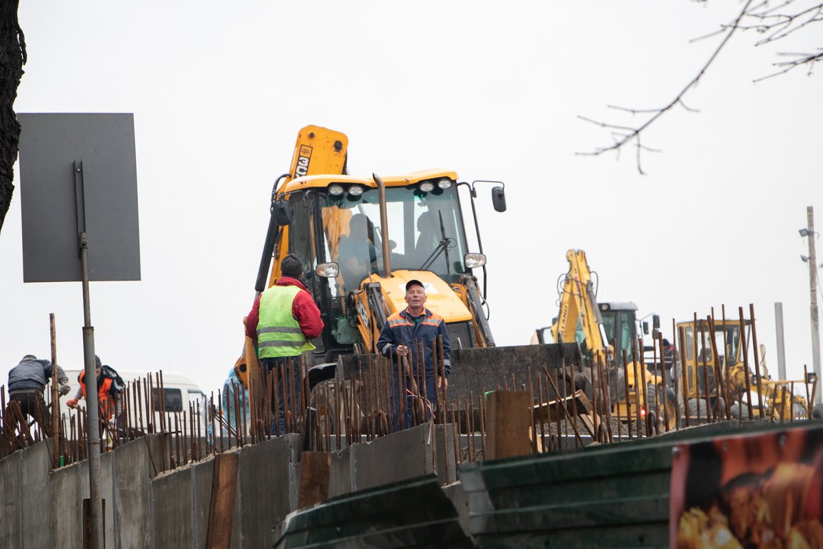 Ранее мэр Киева Виталий Кличко пообещал, что Шулявский путепровод откроют до конца 2019 года