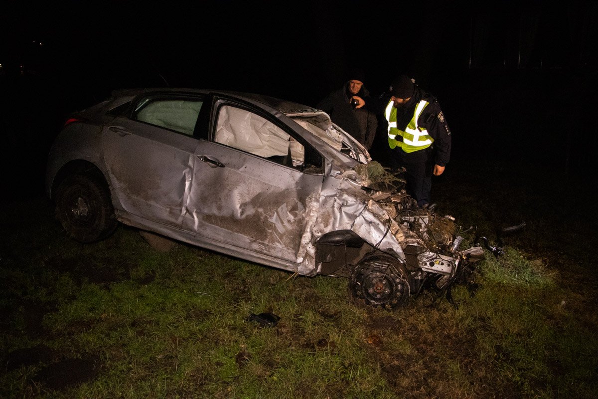 В ночь на 24 декабря в Киеве на проспекте Победы, в районе улицы Николая Ушакова, произошло два масштабных ДТП
