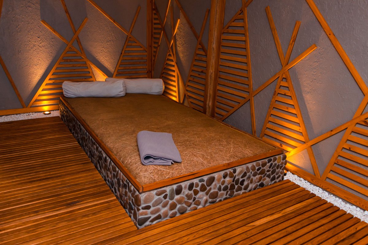 Пармейстеры подарят вам уйму наслаждения, сделав массаж, различные пилинги и обертывания