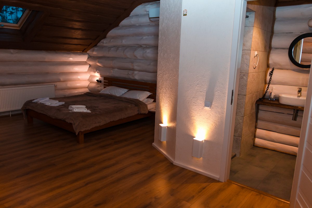 Огромным плюсом клуба является то, что на его территории есть отель