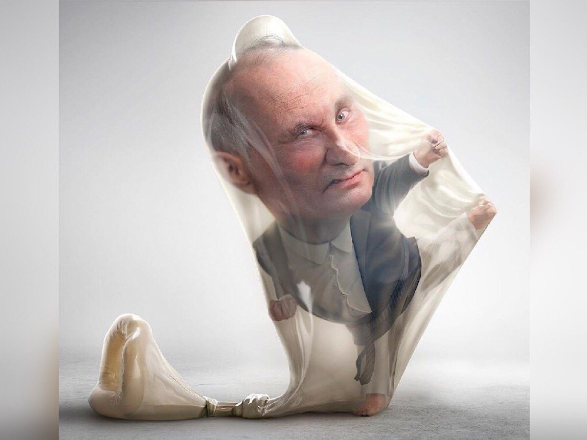 Ранее студия делала подобную рекламу с изображениями Дональда Трампа и Ким Чен Ына.