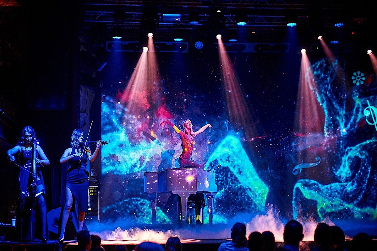 Новогодняя ночь в варьете Новогодняя ночь в варьете