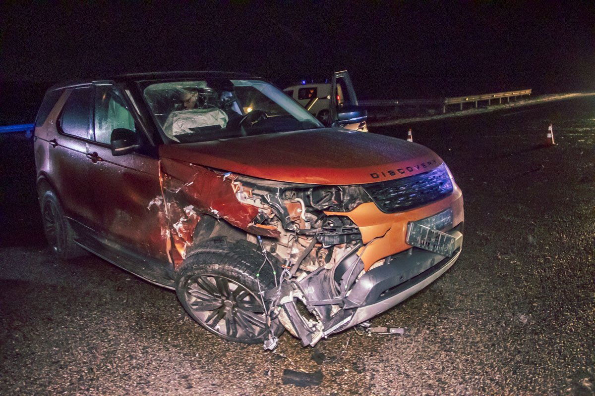 Столкнулись автомобили Land Rover Discovery и Chevrolet Aveo