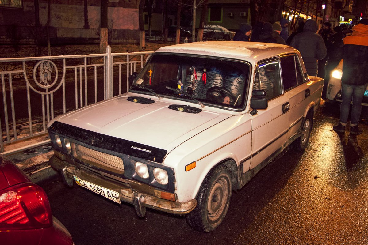 Предварительно, орудие преступления лежало в машине Предварительно, орудие преступления лежало в машине