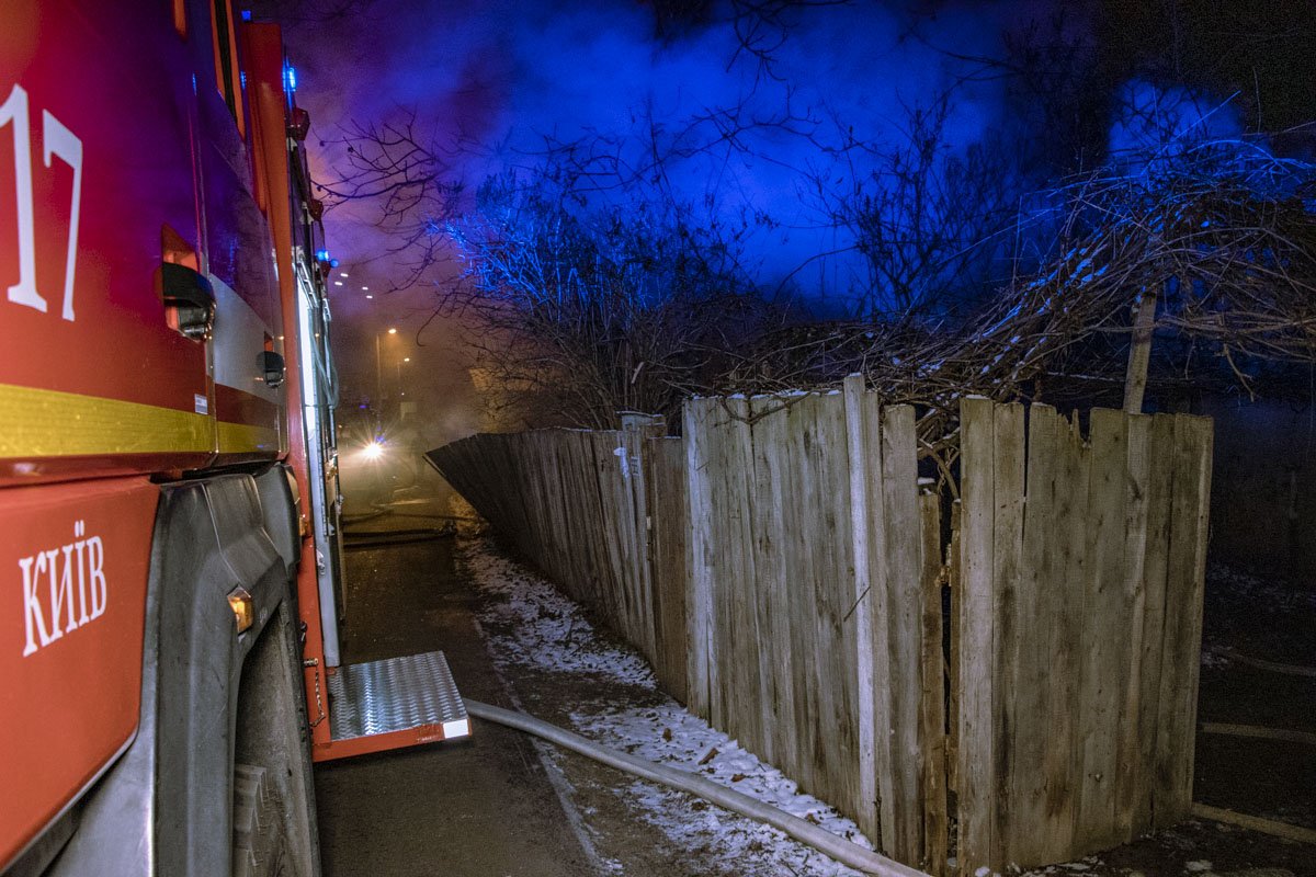 В Голосеевском районе Киева по адресу улица Фестивальная, 66 произошел пожар