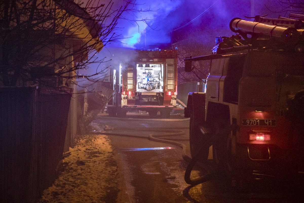 Огонь охватил площадь 82 квадратных метров