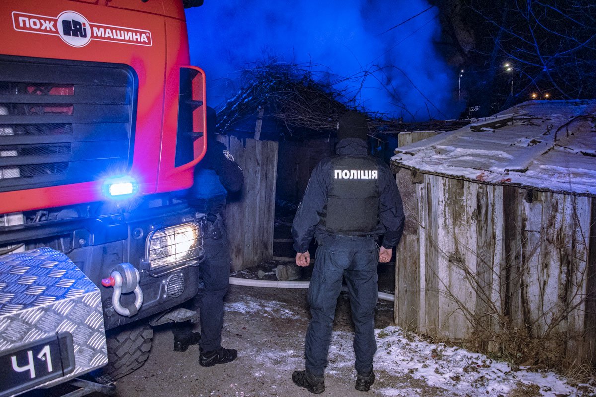 Уже в 00:03 пожар локализовали, а к 01:18 - ликвидировать