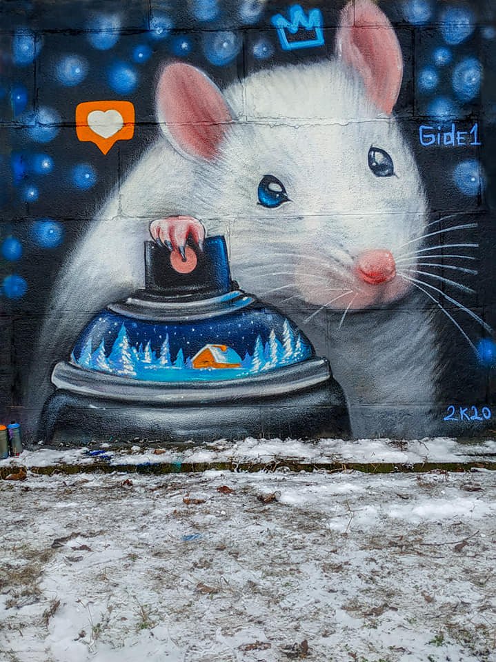 В Киеве возле станции метро "Днепр" появился новый мурал Виталия Гидевана