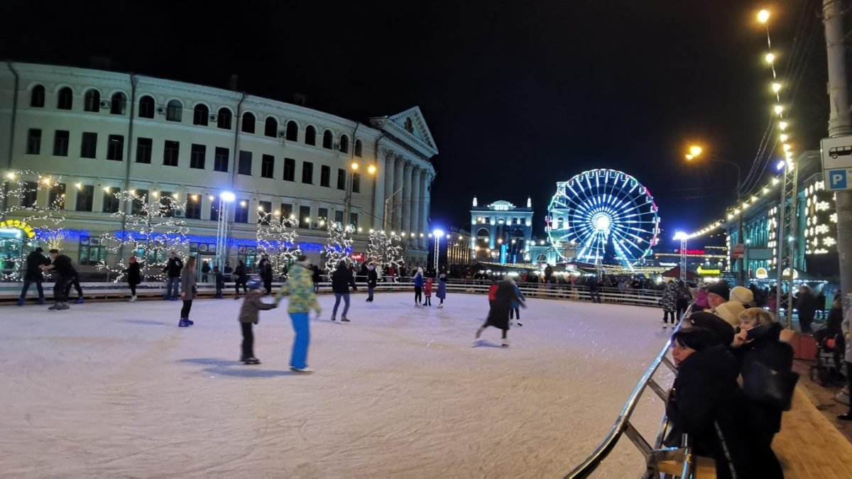 Контрактовая площадь уже не первый год дарит жителям Киева сказку Контрактовая площадь уже не первый год дарит жителям Киева сказку