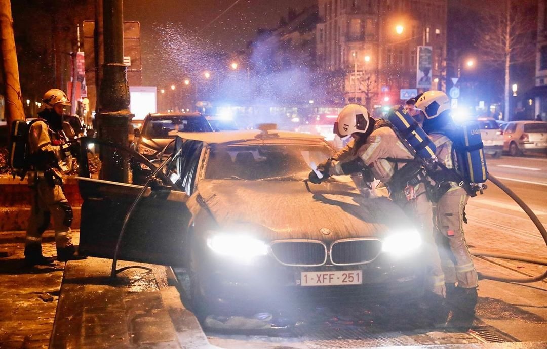 В Брюсселе за ночь сожгли около 20 автомобилей В Брюсселе за ночь сожгли около 20 автомобилей