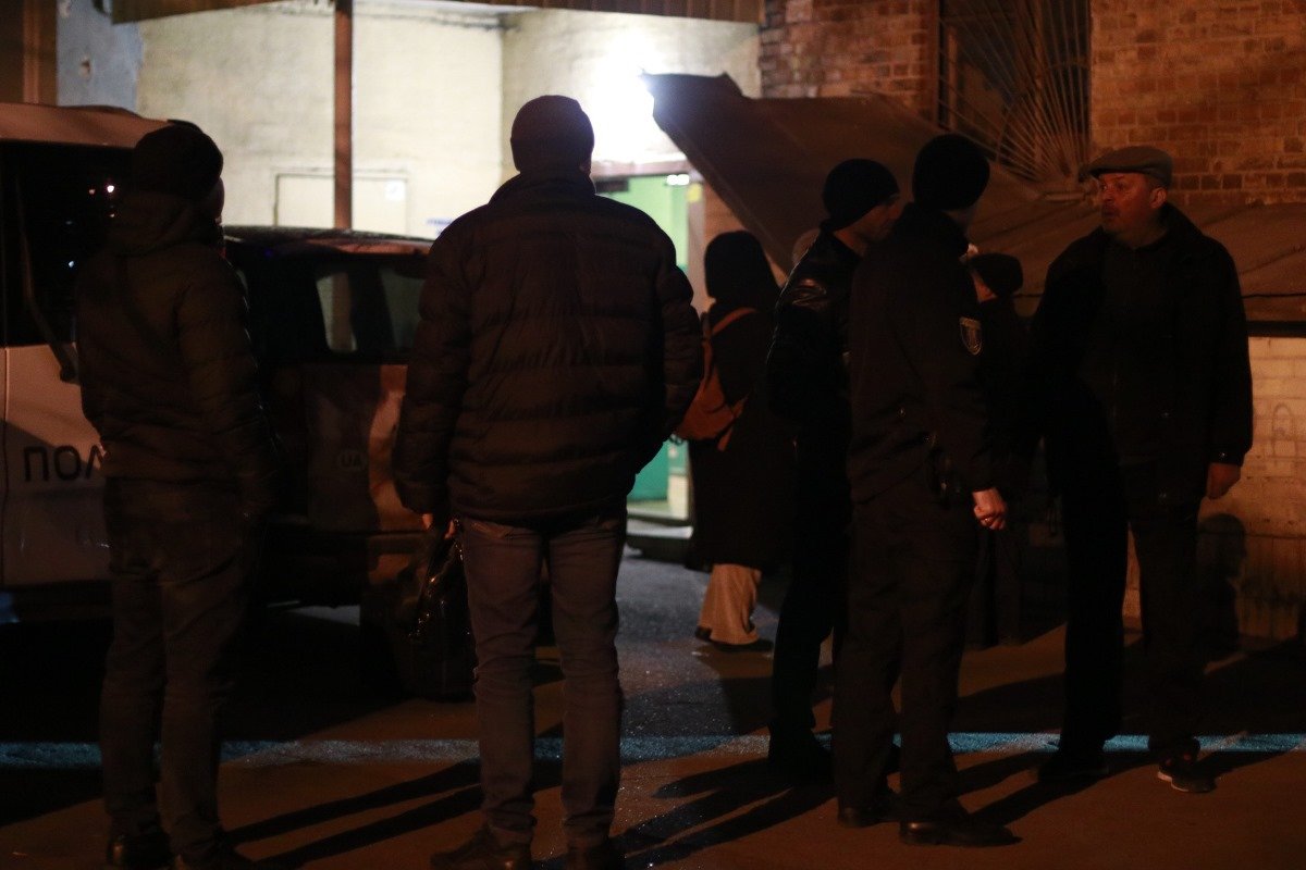 4 января в Подольском районе столицы по адресу улица Кирилловская, 127 хозяйка квартиры обнаружила в ней два трупа 4 января в Подольском районе столицы по адресу улица Кирилловская, 127 хозяйка квартиры обнаружила в ней два трупа