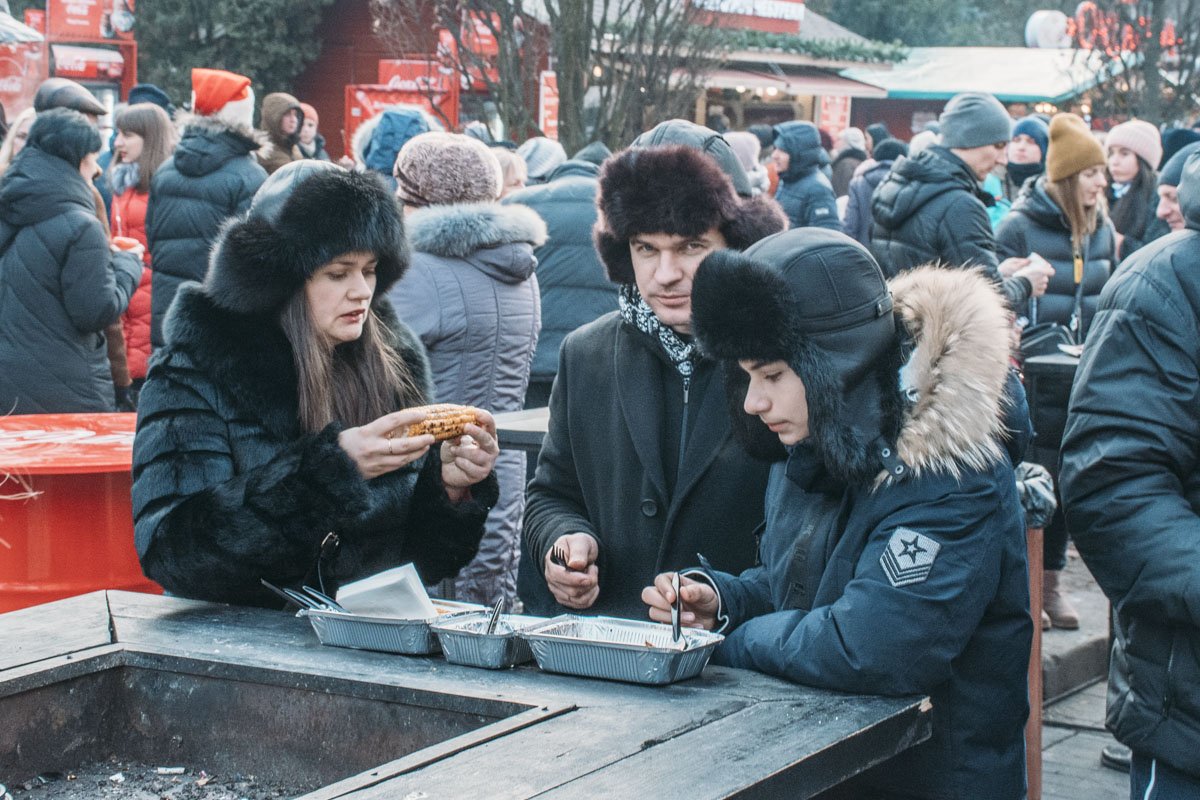 Вкус уличной еды в морозную погоду бесценен 