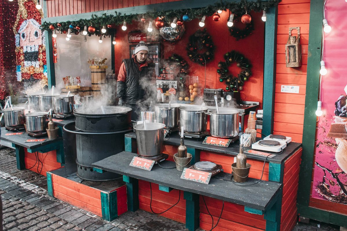 А это спонсор всех рождественских праздников - горячий глинтвейн