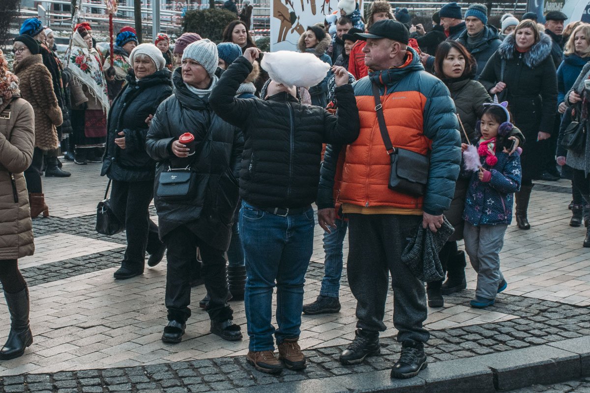 Когда дорвался :) но в праздники можно