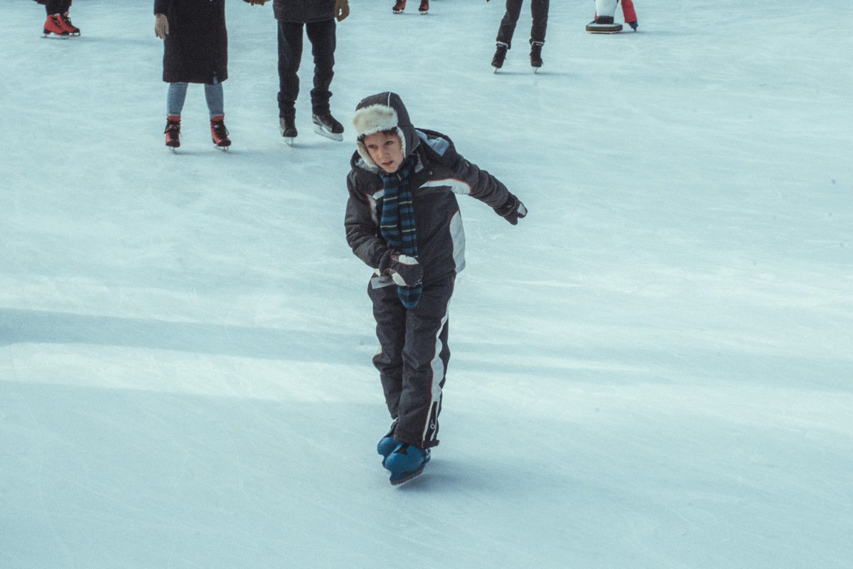 Детей здесь как обычно много Детей здесь как обычно много