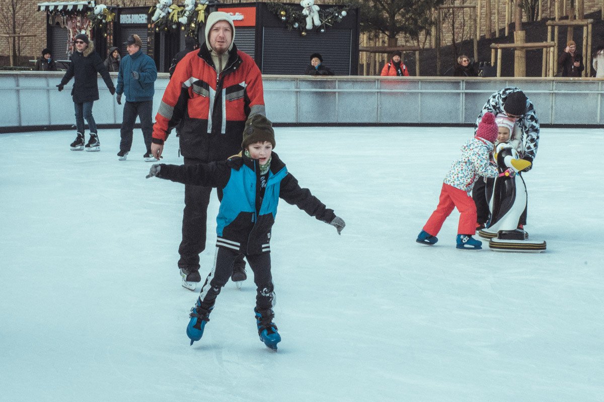 Дети учатся, взрослые наблюдают Дети учатся, взрослые наблюдают