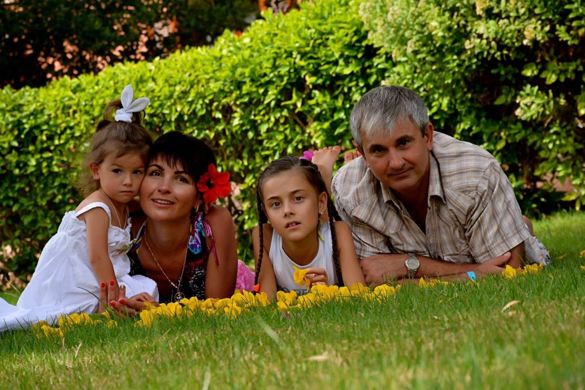 Владимир с женой и детьми
