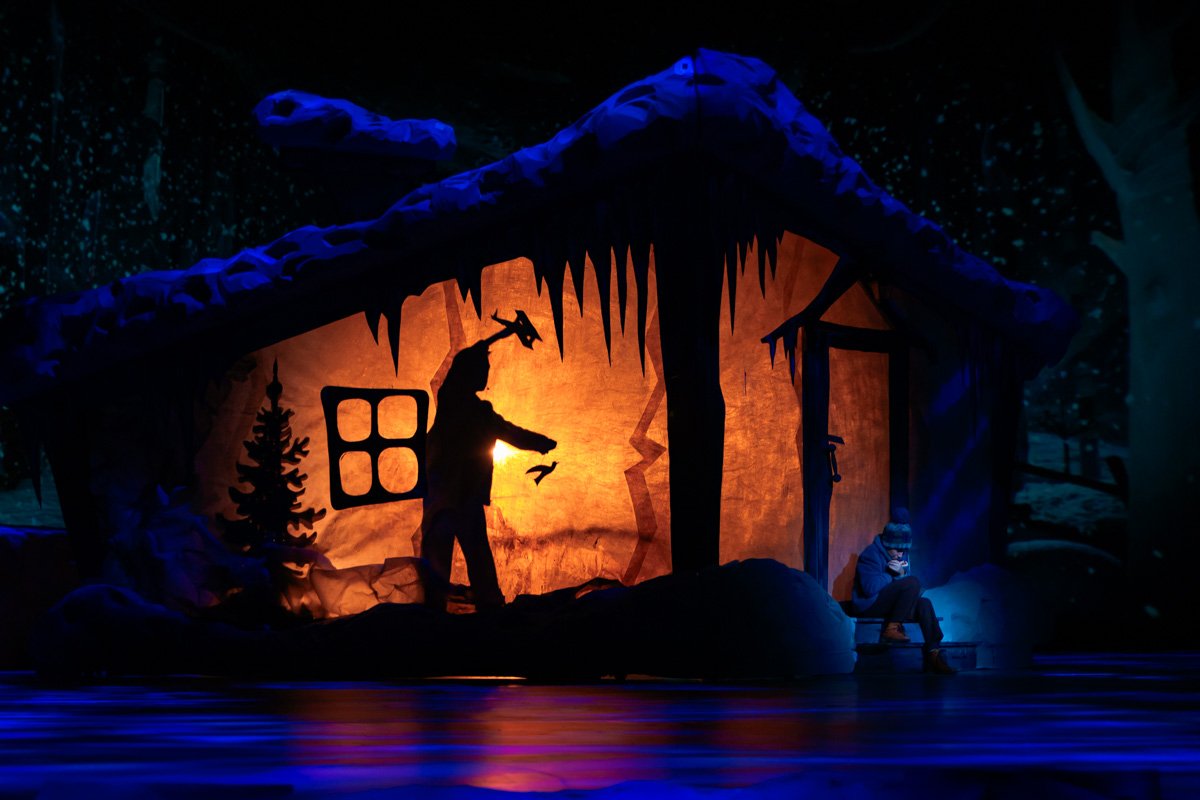 Кто прячется в этом сказочном домике?