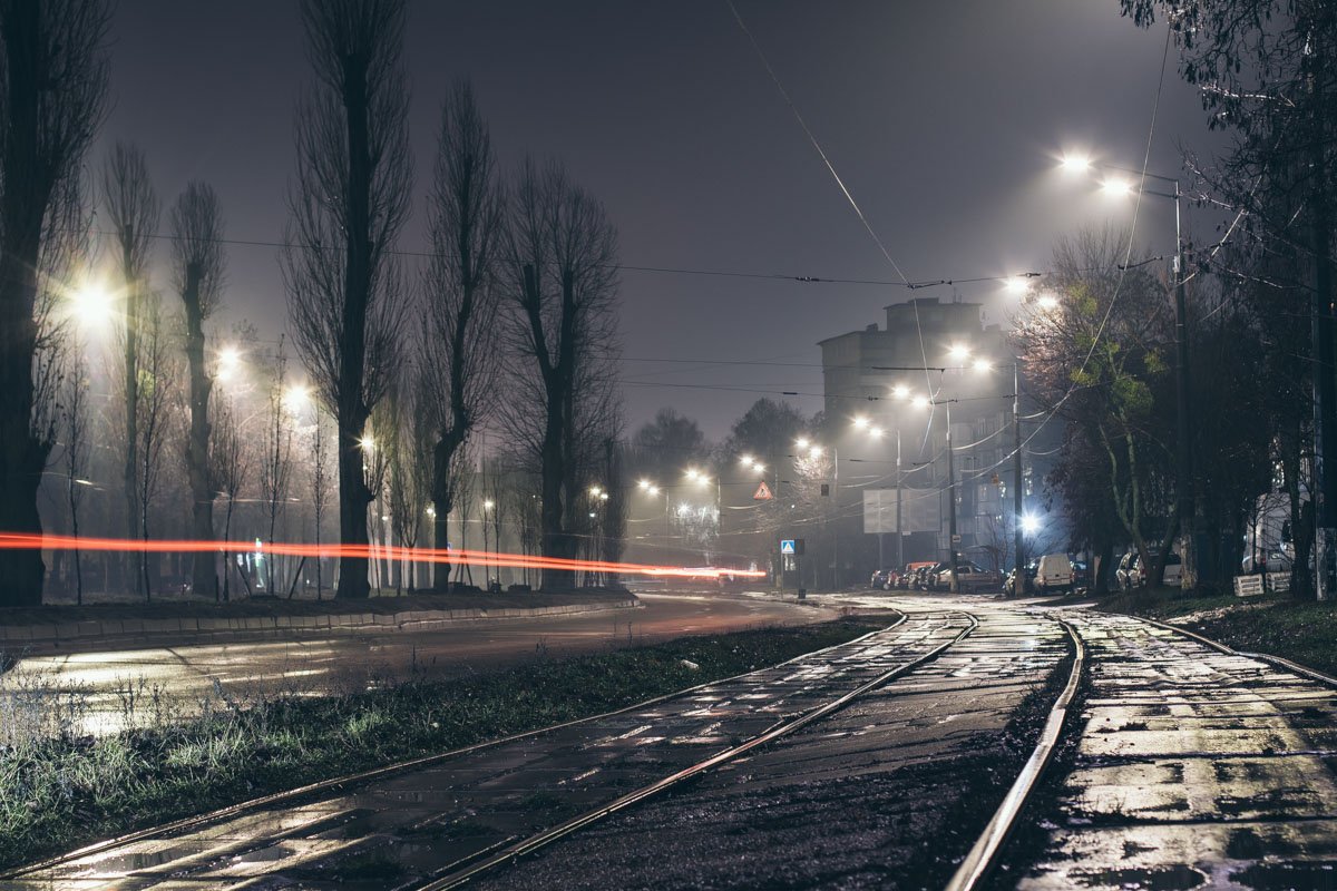 Был застроен преимущественно многоквартирными 5-этажными и 9-этажными жилыми домами Был застроен преимущественно многоквартирными 5-этажными и 9-этажными жилыми домами